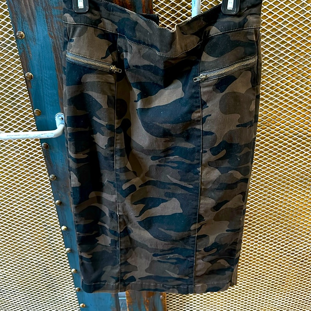 New York & Company Camo Skirt